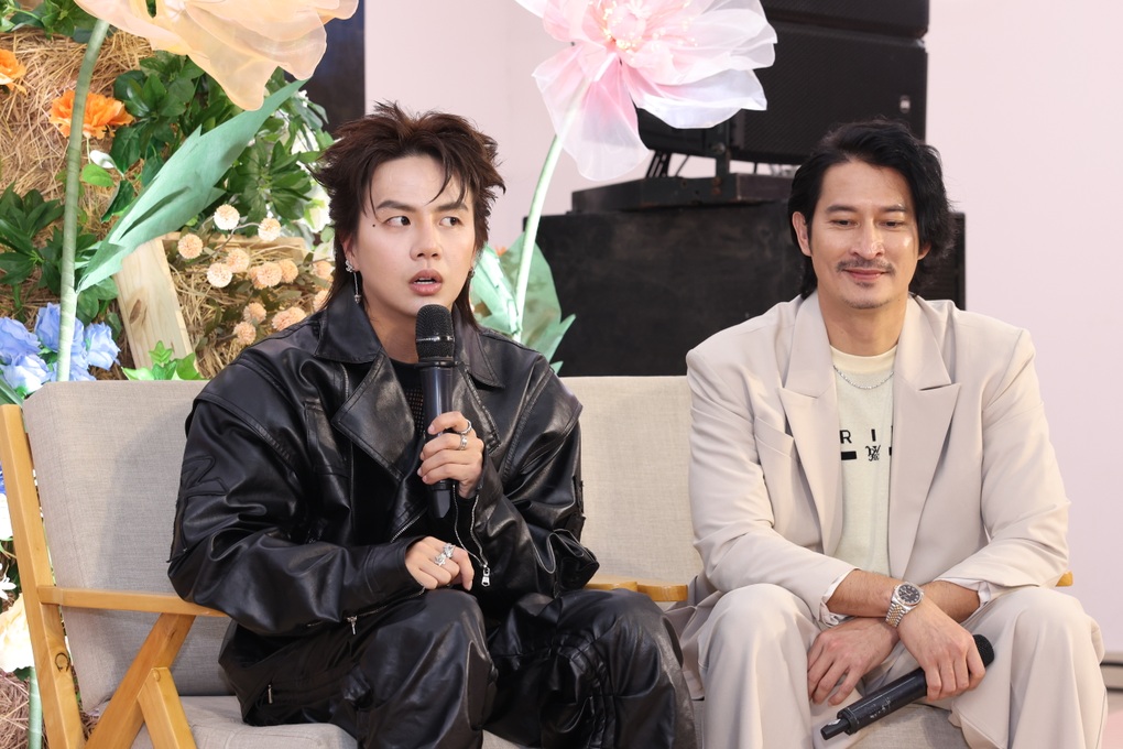 Huy Khánh xuất hiện với vẻ ngoài lãng tử, kể chuyện mưu sinh thời trẻ - 1